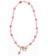 Assortiment de colliers en cristal rose de la Boutique Great Pretenders