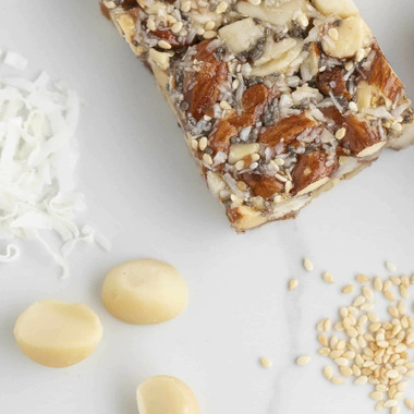 Buy Love Good Fats Coconut Macadamia Chewy Nutty Bar Case at Well.ca ...