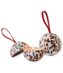 Mimi & August The Christmas Ornament Candle Spiced Cranberry