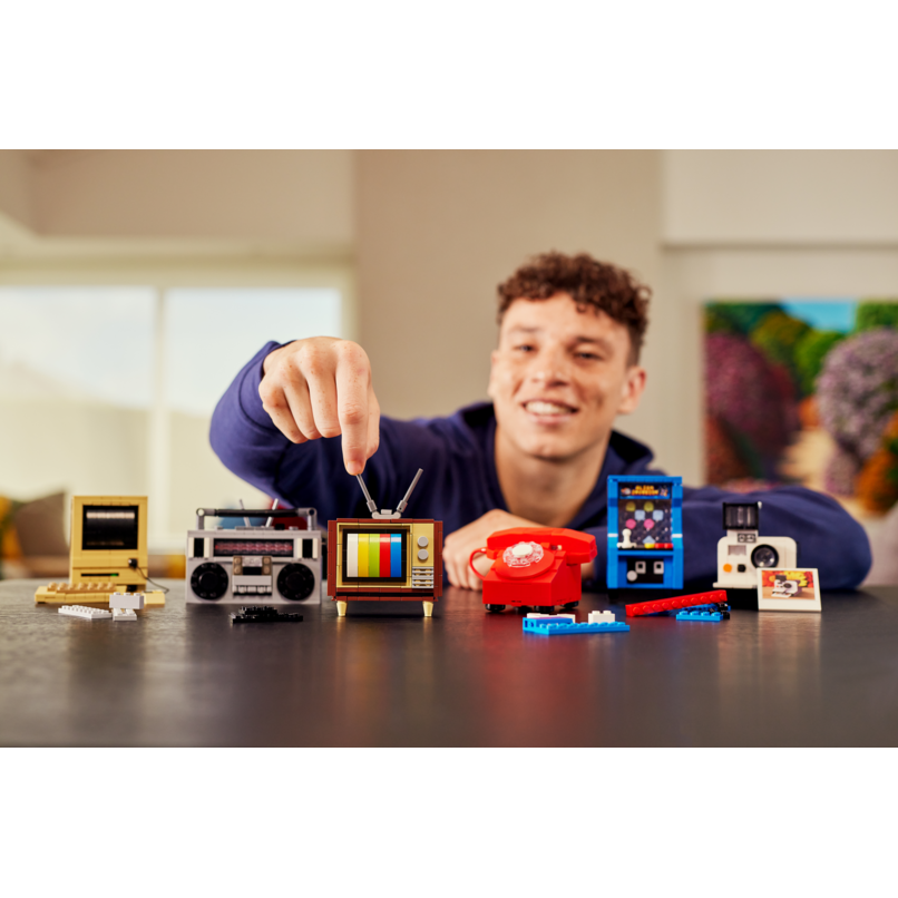 Buy Zuru MAX Build More Premium Retro Building Bricks Collection
