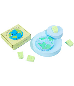 Caprice & Co Mega Bath Bomb Keep it Cute, Don't Pollute Strawberry + Clover