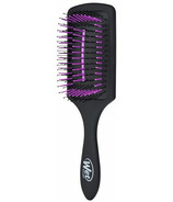 La brosse à cheveux WetBrush Charcoal Infused Anti-Frizz Paddle (en anglais seulement)