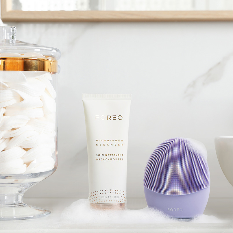 Buy FOREO LUNA 3 for Sensitive Skin at Well.ca | Free Shipping $35